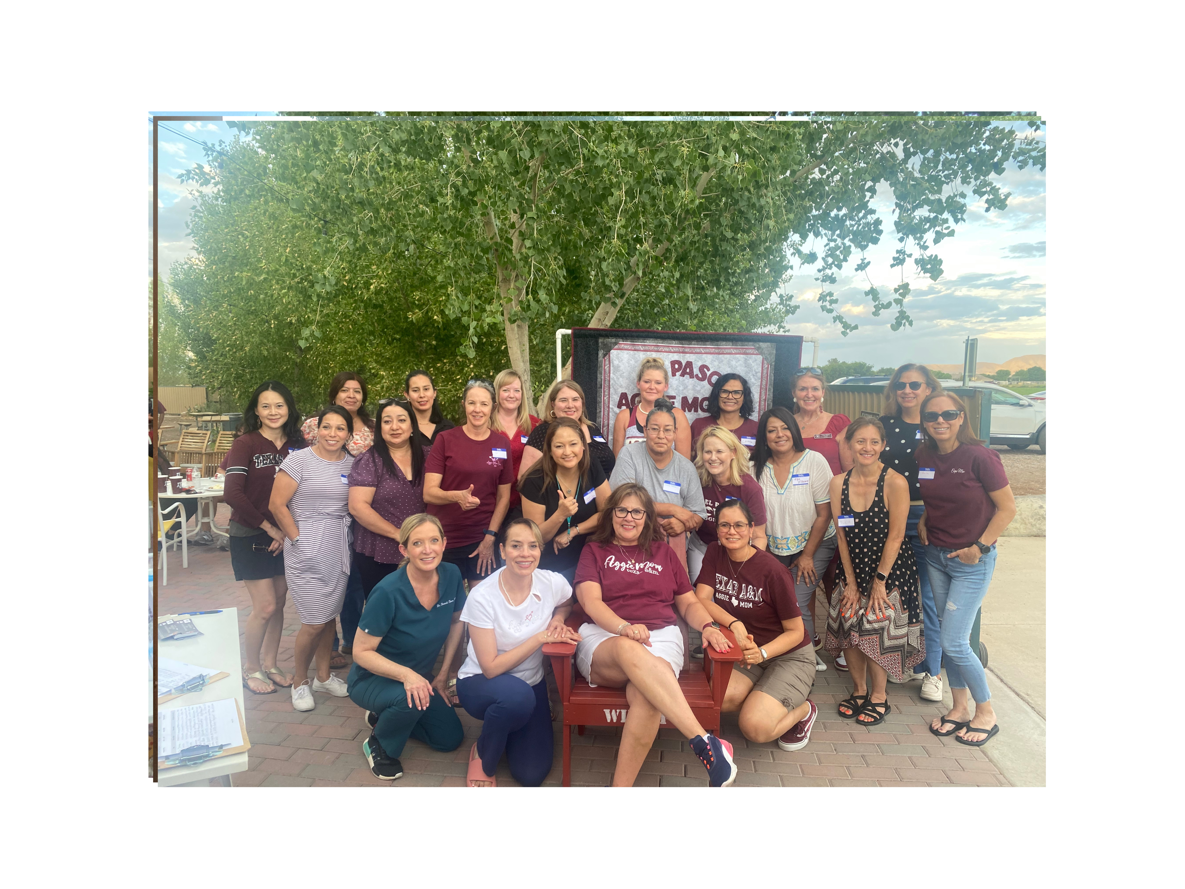 El Paso Aggie Moms supporting Aggies